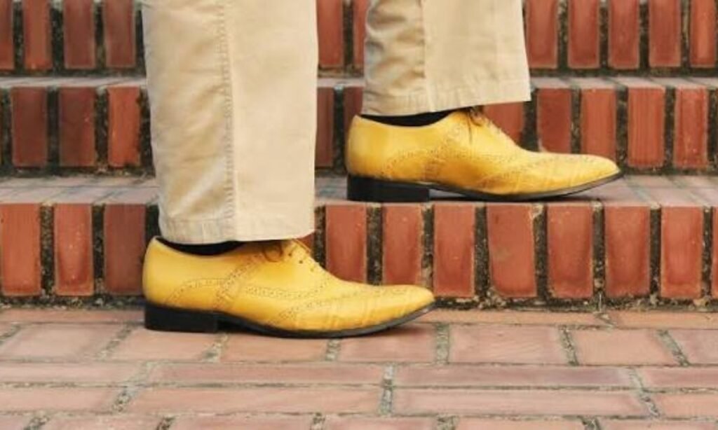 Shoe (Adult Average)